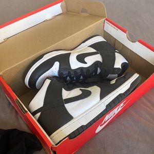 Nike pandas Dunks